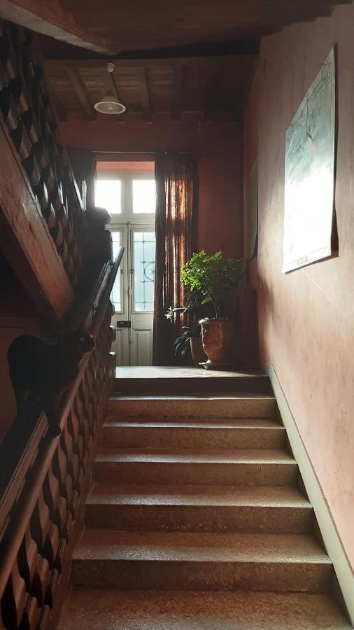 Apartamento Chambre D Hote "Sous Le Clocher" Saint-Léonard-de-Noblat Exterior foto